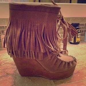 GC side zip tassel wedge booties